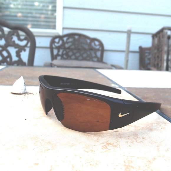NIKE DIVERGE MATTE BROWN/BROWNLENS-POLAR - Picture 1 of 15